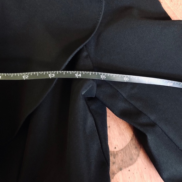 🦋SOLD🦋Nasty Gal Do Me a Favor Ruffle Blazer - Picture 13 of 16